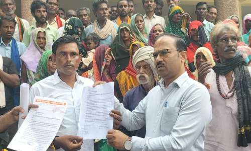 मझीवा सानी में बारिश का कहर 100 से अधिक मकान ढहे; सैकड़ों परिवार बेघर