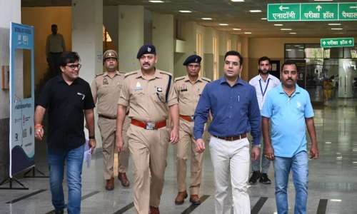 होमगार्ड भर्ती परीक्षा का डीएम-एसपी ने किया निरीक्षण