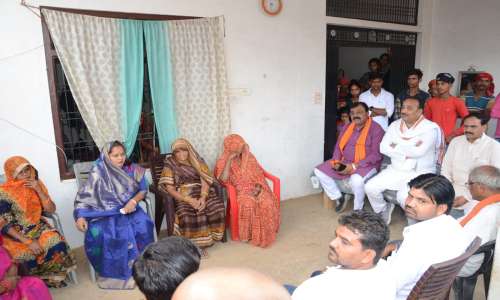 उद्यान मंत्री ने जनपद रायबरेली में सरकार की उपलब्धियों को जन जन तक पहुंचा कर दी जानकारी